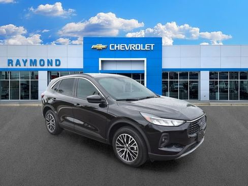 Used 2024 Ford Escape SE FWD image 1