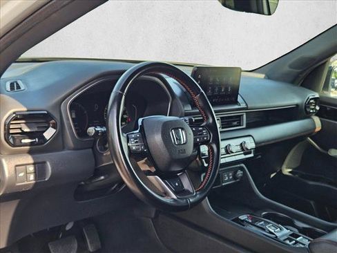 Used 2024 Honda Pilot TrailSport image 10