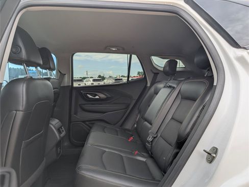 Used 2019 GMC Terrain SLT w/ Preferred Package FWD image 18