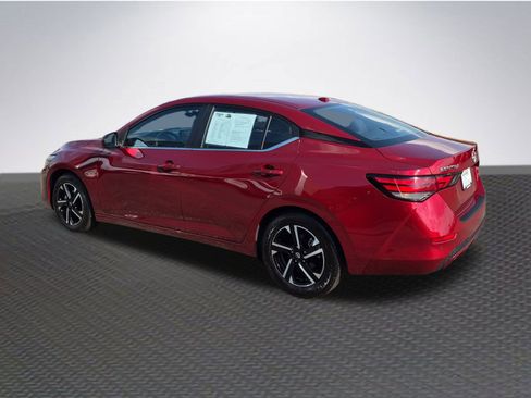 Used 2025 Nissan Sentra SV image 5