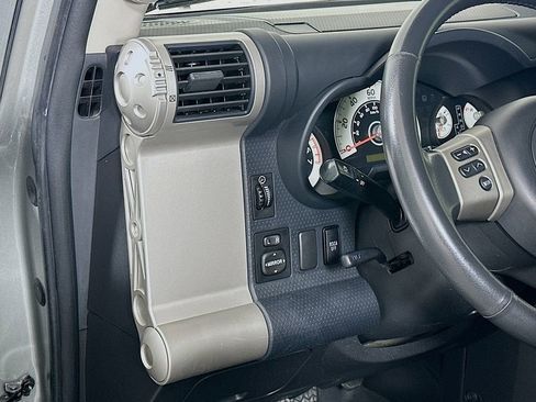 Used 2012 Toyota FJ Cruiser 2WD image 10