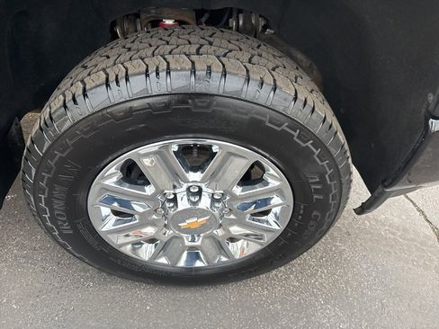 Used 2021 Chevrolet Silverado 2500 High Country w/ Technology Package image 5