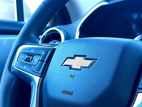 Used 2025 Chevrolet Blazer LT image 30