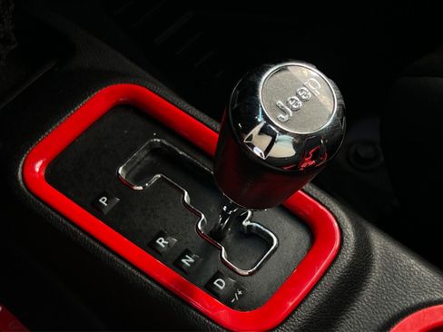 Used 2015 Jeep Wrangler Unlimited Sport w/ Quick Order Package 24S AWD/4WD image 23