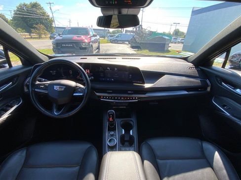 Used 2024 Cadillac XT4 Premium Luxury AWD/4WD image 31