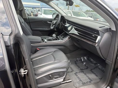 Used 2023 Audi Q8 Premium w/ Convenience Package AWD/4WD image 13