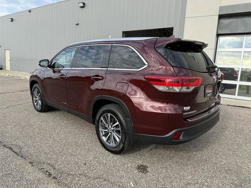 Used 2019 Toyota Highlander Limited Platinum image 2