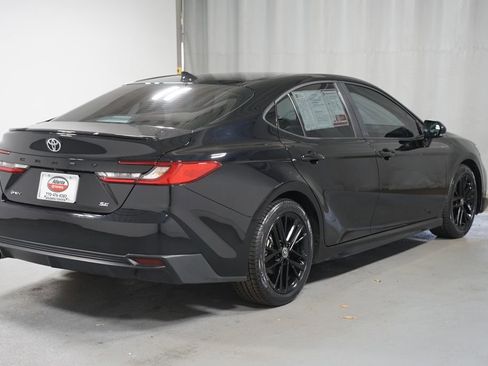 Certified 2025 Toyota Camry SE w/ Convenience Package image 8