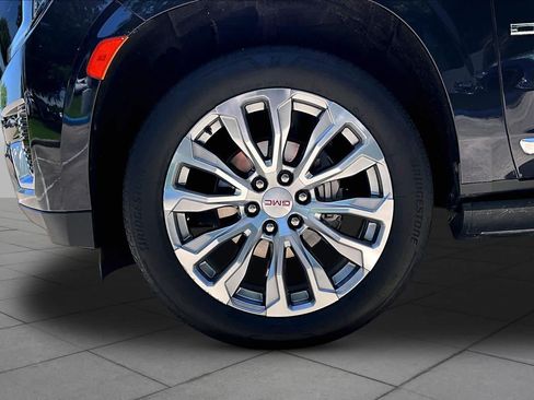 Used 2024 GMC Yukon Denali RWD image 10