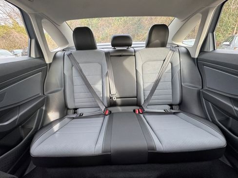 Used 2025 Volkswagen Jetta SE image 35