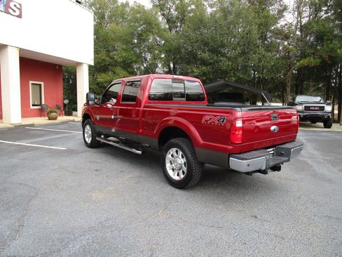 Used 2015 Ford F250 Lariat w/ Lariat Ultimate Package image 4