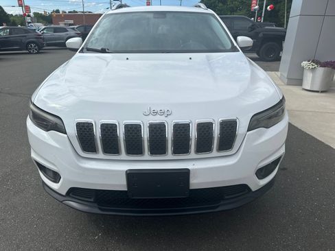 Used 2019 Jeep Cherokee Latitude w/ Cold Weather Group FWD image 3