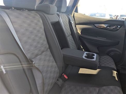 Used 2022 Nissan Rogue Sport SV image 30