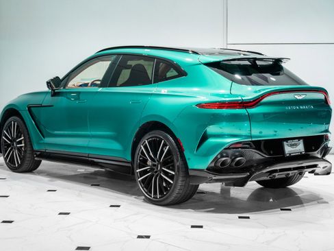 Used 2023 Aston Martin DBX 707 image 2
