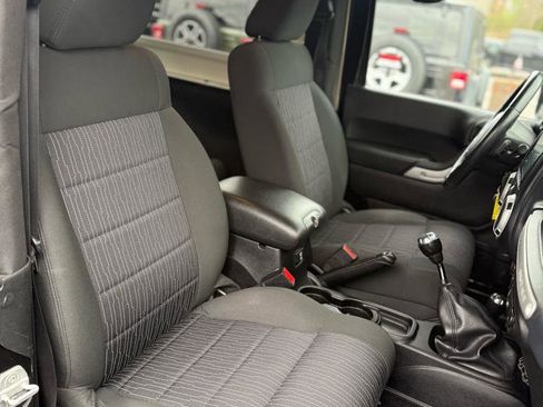 Used 2012 Jeep Wrangler Sahara w/ Connectivity Group image 11