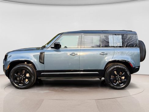 Used 2023 Land Rover Defender 110 X-Dynamic SE image 2