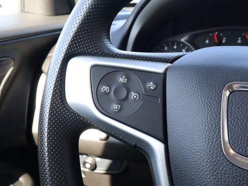 Used 2024 GMC Terrain SLE FWD image 24