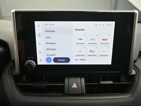 Used 2023 Toyota RAV4 SE image 14