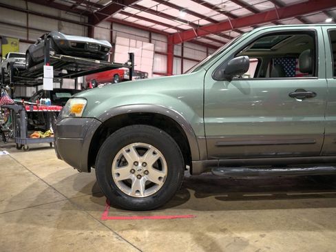 Used 2006 Ford Escape XLT image 3