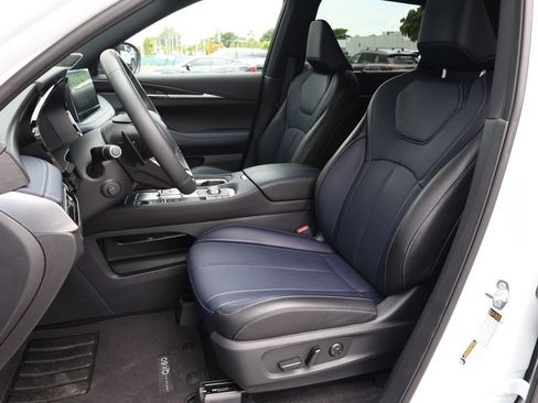 Certified 2026 INFINITI QX60 Sport w/ Dark Cargo Package AWD/4WD image 16