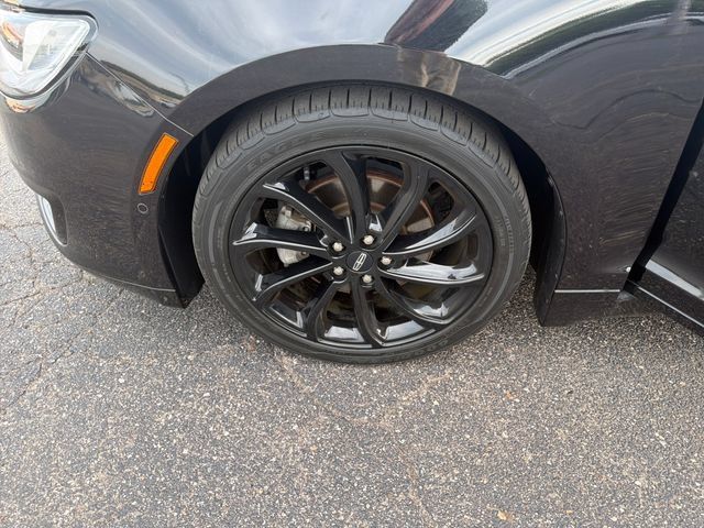 Certified 2020 Lincoln MKZ Reserve w/ Monochromatic Package FWD image 31