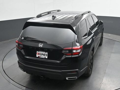 Used 2025 Honda Pilot Black Edition image 32