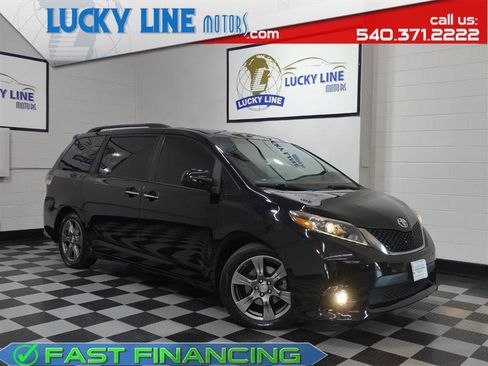 Used 2017 Toyota Sienna SE Premium image 1