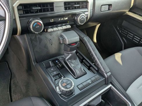 Used 2025 Toyota Tacoma TRD Off-Road image 22