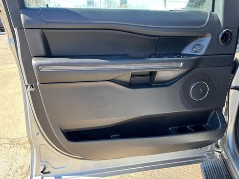 Used 2024 Ford Expedition XLT image 10