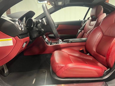 Used 2013 Mercedes-Benz SL 550 image 24