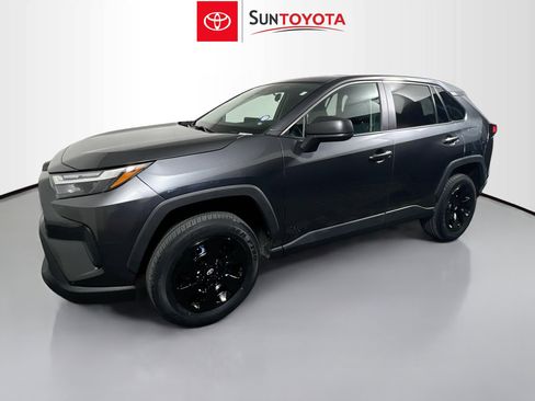 Used 2023 Toyota RAV4 LE FWD image 7