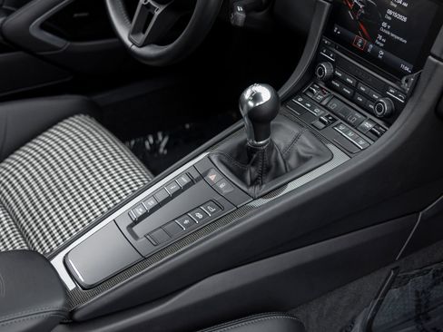 Certified 2018 Porsche 911 GT3 RWD image 46