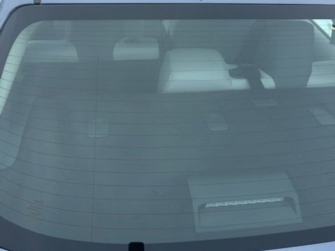 Used 2022 Toyota Corolla LE image 5