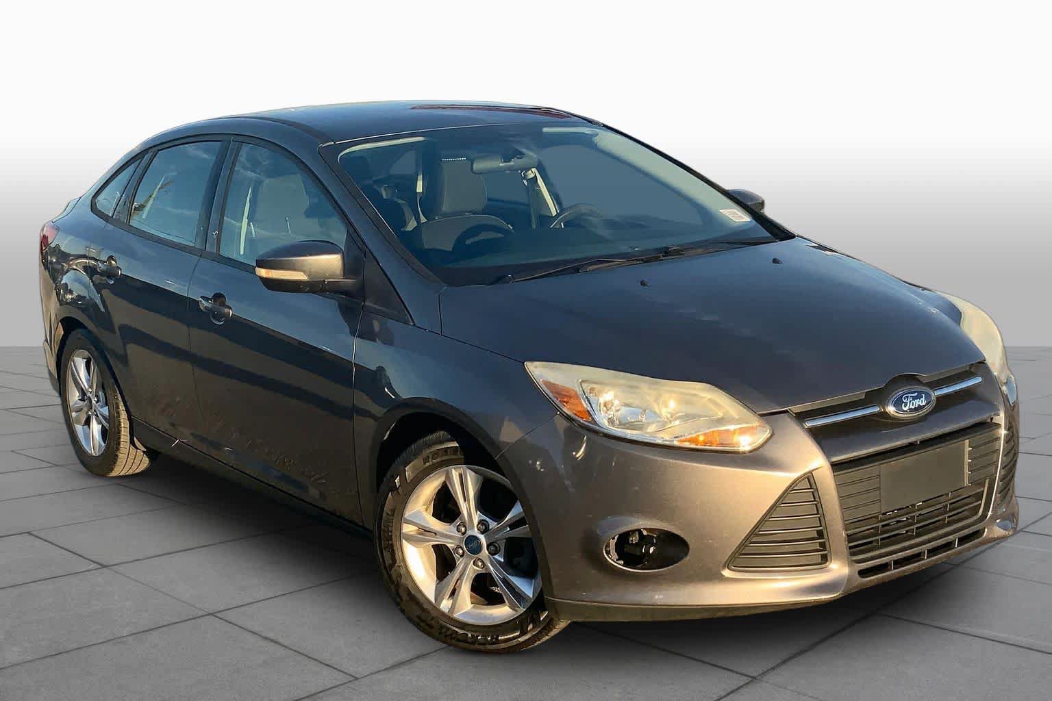 Used 2014 Ford Focus SE FWD image 2