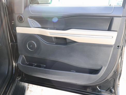 Used 2024 Ford Expedition Limited image 40