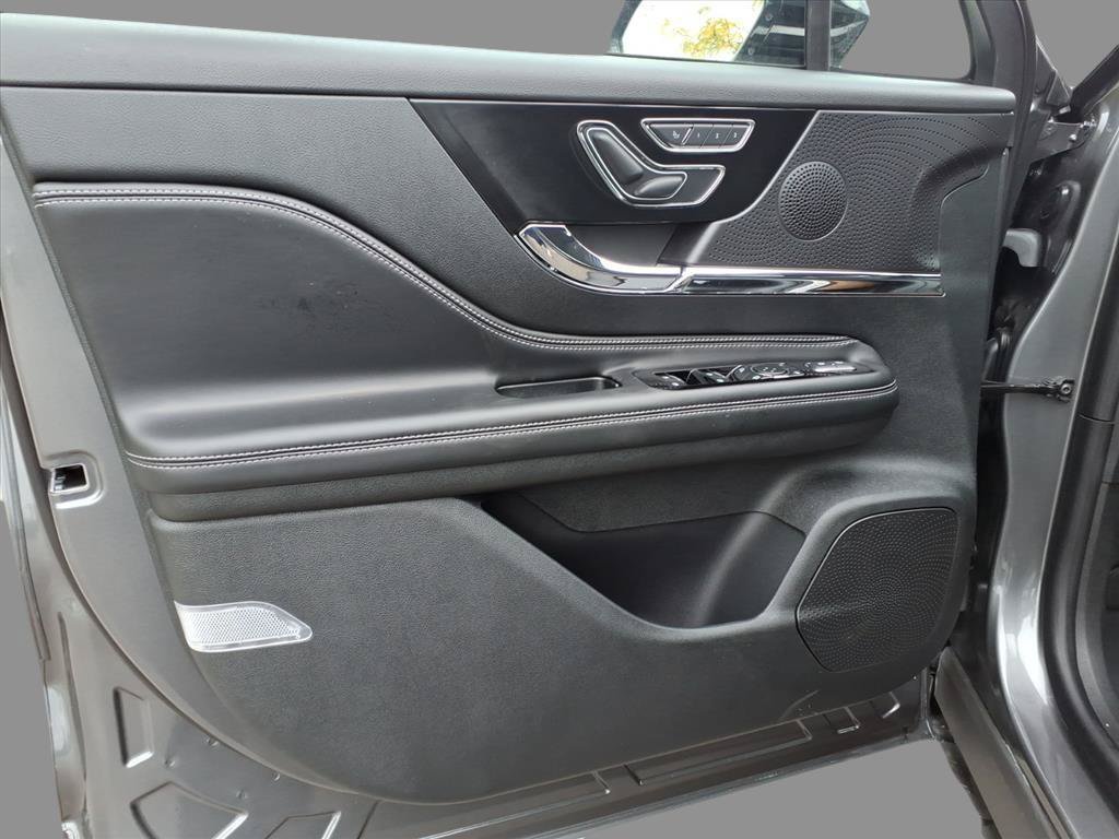 New 2025 Lincoln Corsair Reserve w/ Rear Removable Package Tray AWD/4WD image 14