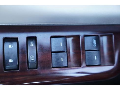 Used 2010 Ford F350 Lariat image 28