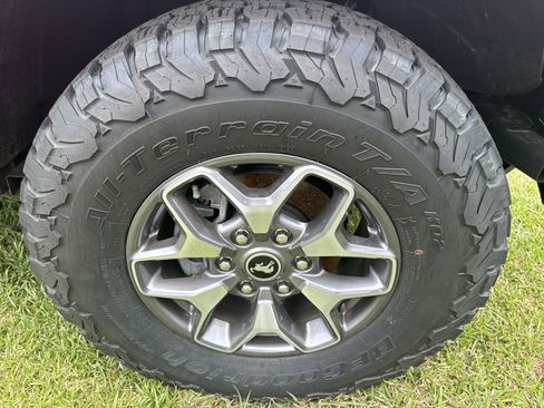 Used 2023 Ford Bronco Badlands image 13