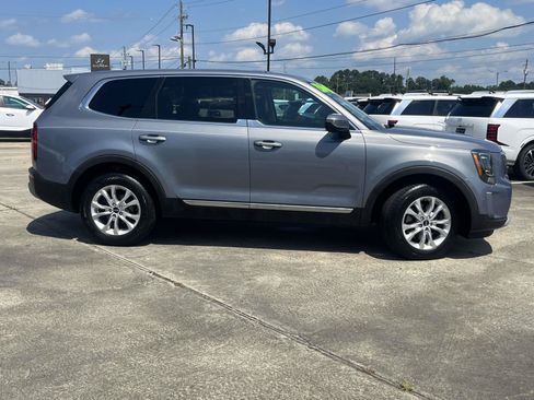 Used 2020 Kia Telluride LX AWD/4WD image 2
