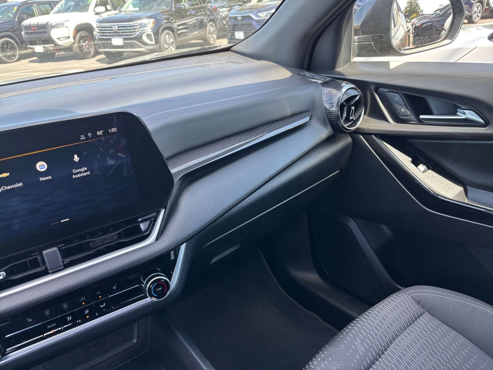 Used 2025 Chevrolet Equinox LT FWD image 35