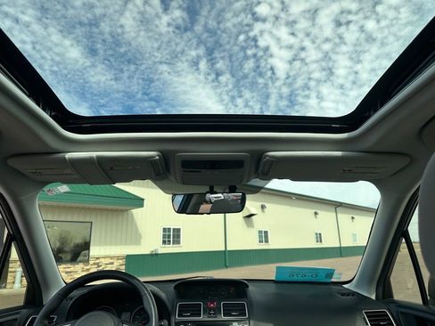 Used 2017 Subaru Forester 2.5i Premium w/ All-Weather Package image 26