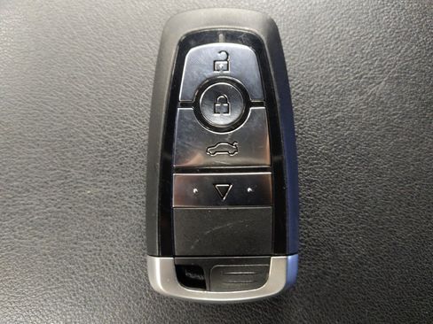 Used 2020 Ford Edge ST-Line AWD/4WD image 32