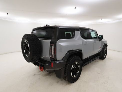 Used 2024 GMC Hummer EV 3X w/ Extreme Off-Road Package image 3