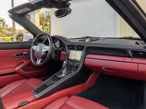 Used 2015 Porsche 911 Carrera 4S image 20