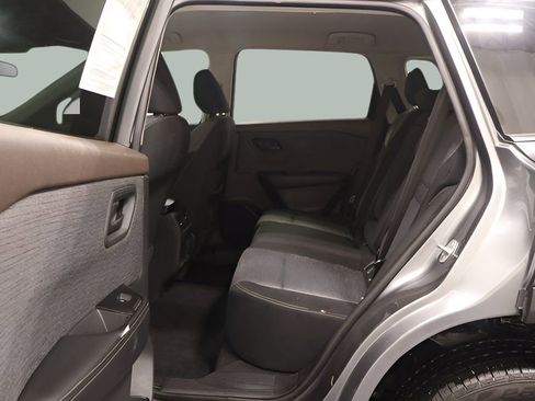 Used 2021 Nissan Rogue S FWD image 13