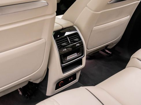 Certified 2024 BMW X7 xDrive40i w/ M Sport Package image 19