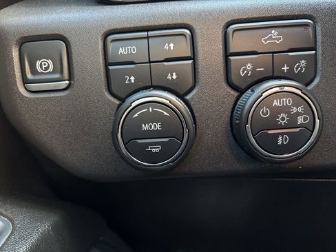 Certified 2024 Chevrolet Silverado 1500 LT Trail Boss w/ Convenience Package II image 36