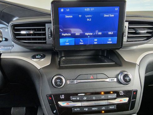Used 2020 Ford Explorer XLT w/ Comfort Package AWD/4WD image 15
