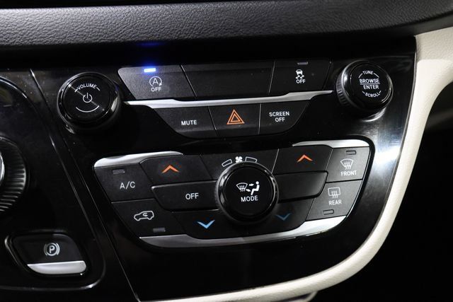 Used 2023 Chrysler Voyager LX FWD image 26