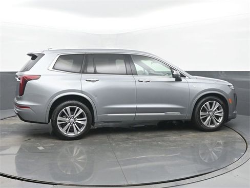 Certified 2025 Cadillac XT6 Premium Luxury image 6